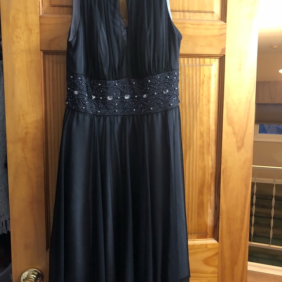 Dresses and shirts - Picture 5 of 8